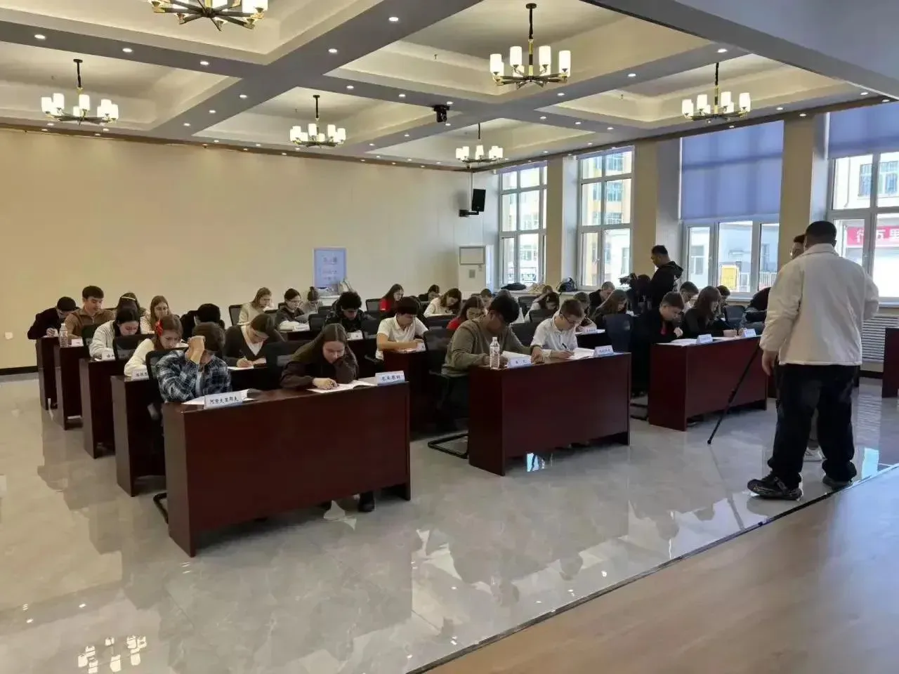 🏮  Обучающиеся РЦ «Сириус. Приморье» участвуют в конкурсе китайского языка в Суйфэньхэ